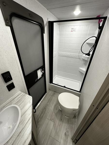 2025 Forest River Silver Lake 2700 BH - Image 17