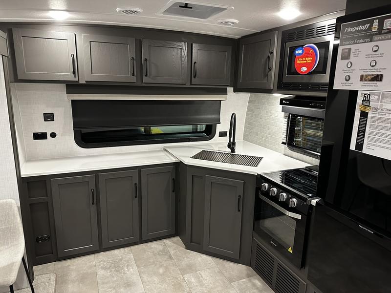 2025 Forest River Flagstaff Super Lite 26FKBS - Image 11