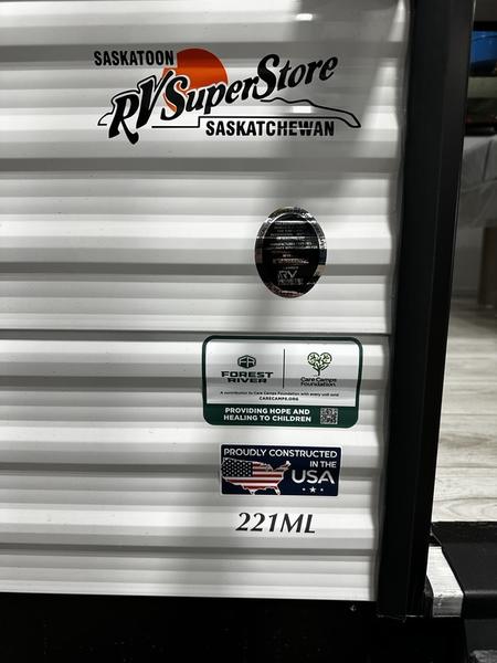 2025 Forest River Della Terra 221ML - Image 4