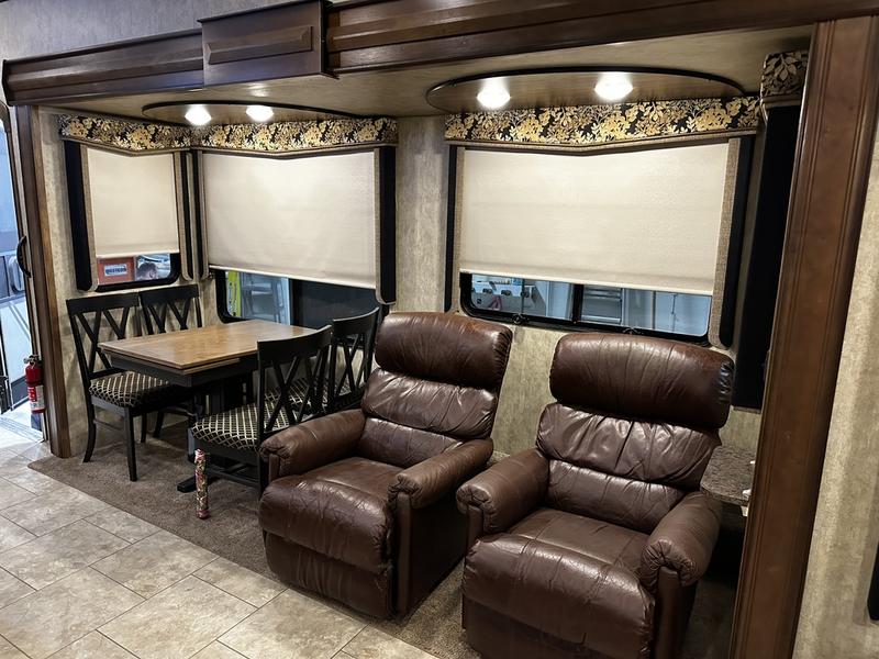 2016 Keystone RV Montana High Country 343RL - Image 7