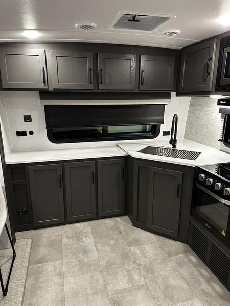 2025 Forest River Flagstaff Super Lite 26FKBS - Image 10