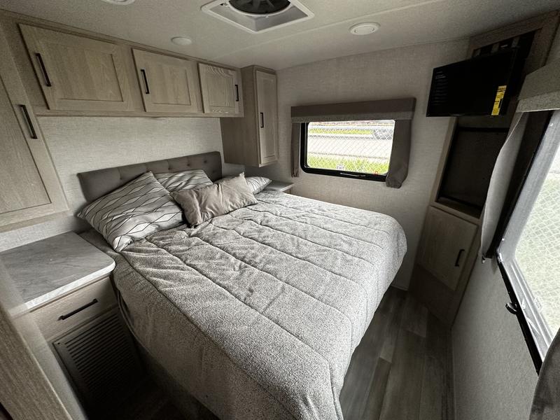 2023 Forest River Flagstaff Micro Lite 25FKS - Image 10