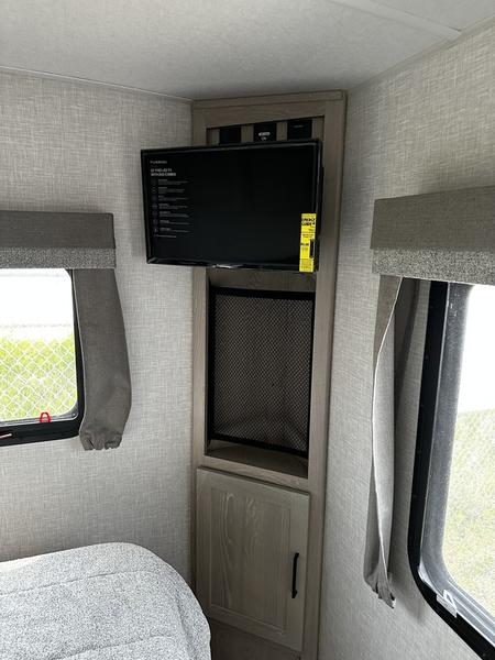 2023 Forest River Flagstaff Micro Lite 25FKS - Image 12