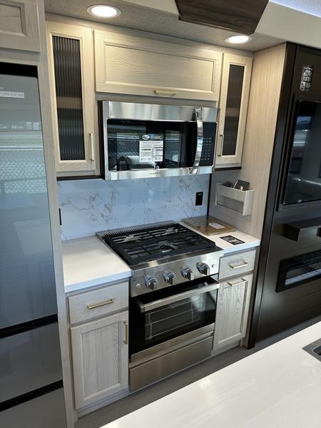 2025 Forest River Cedar Creek Cottage 40CDL - Image 9