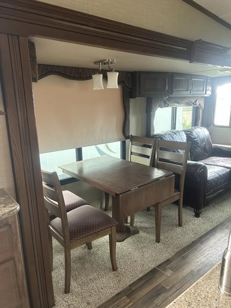 2016 Keystone RV Cougar 327RES - Image 7
