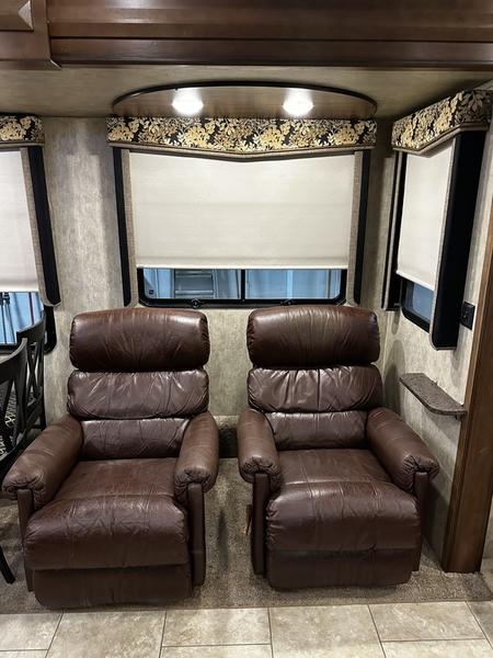 2016 Keystone RV Montana High Country 343RL - Image 6