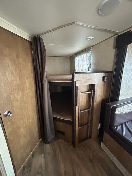 2017 Forest River Wildwood X-Lite 263BHXL - Image 3